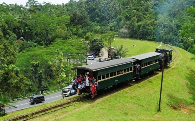 Wisata Jawa Tengah Museum Kereta Api Ambarawa