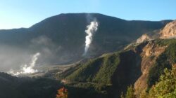 Gunung Papandayan: Wisata Alam Dengan Beberapa Kawah Yang Terkenal
